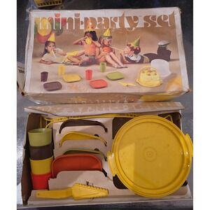 Vintage Tupperware Mini-Party Set 1970s Child Size Toy Harvest Colors In Box